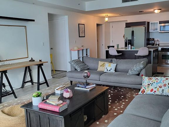 4th image of 1900 N Bayshore Dr APT 2514