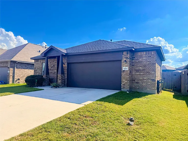 14211 Alberta Spruce Ln — Photo 2