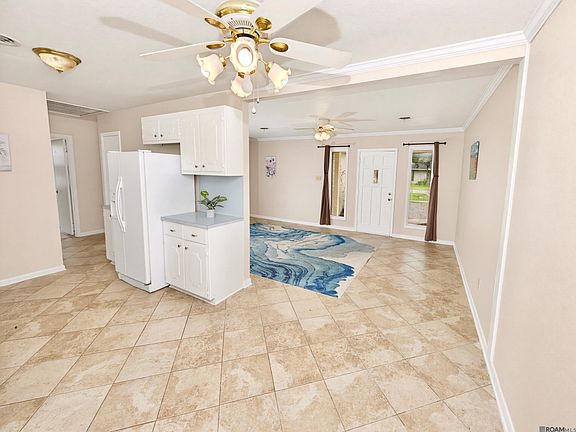 4th image of 8320 N Essen Heights Ct