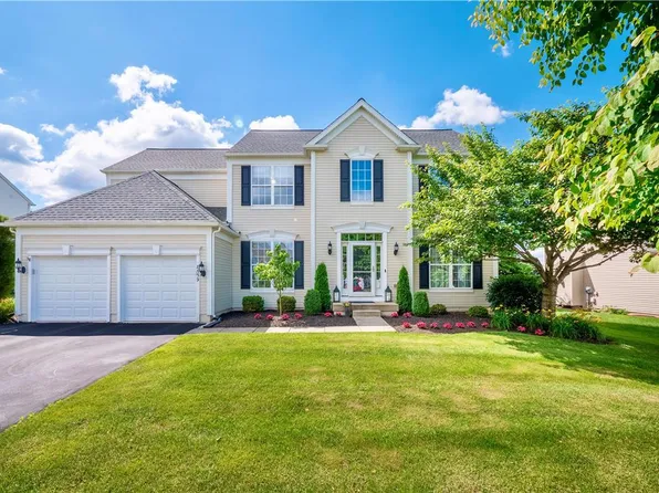 8559 Pathfinder Rd, Breinigsville, PA 18031