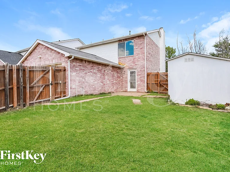 4368 Onyx Dr — Photo 15