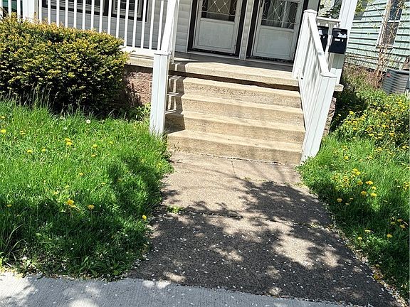 5th image of 2204 La Salle Ave