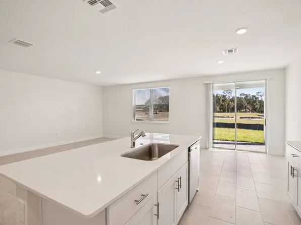 855 Sunshower Dr, Lady Lake, FL 32159