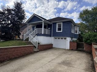 145 Mankin Ave, Oak Hill, WV 25901