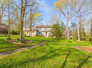 40 Hidden Brook Ln, Signal Mountain, TN 37377