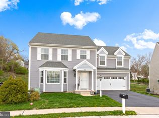 413 Joy Cir, Leola, PA 17540