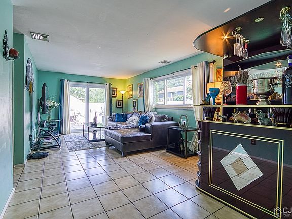4th image of 109 Johnson Ave