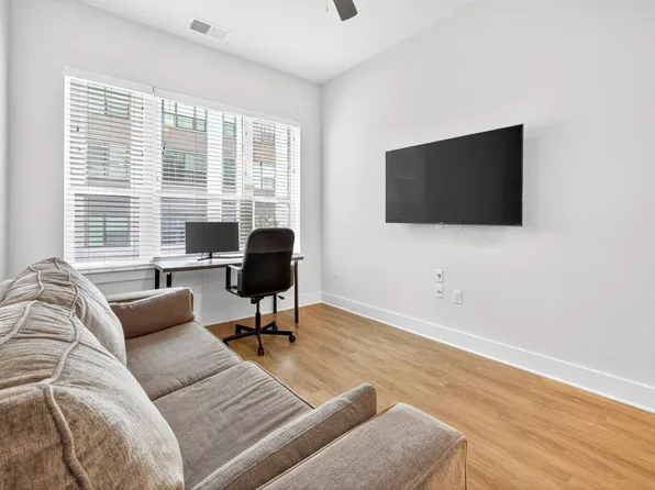 1001 N Himes Ave, Tampa, FL