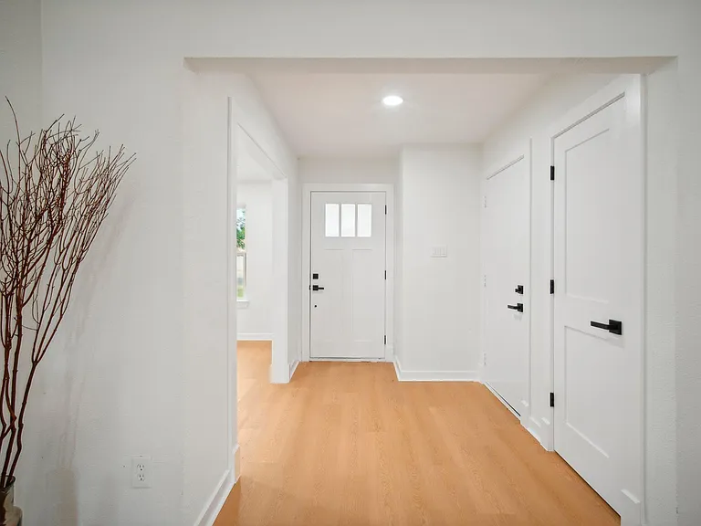 10219 W Rutland Vlg — Photo 5