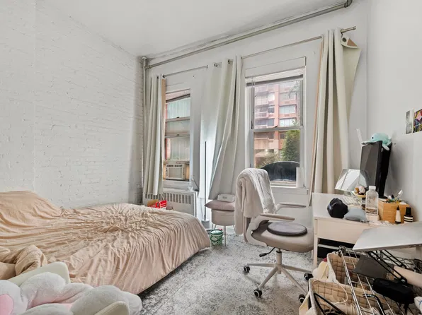 242 East 40th Street image 1 of 12