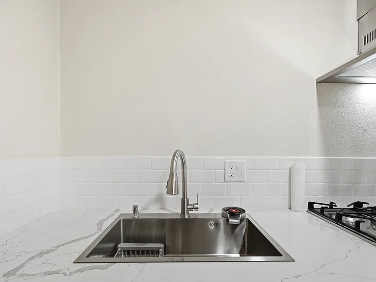 1503 N Glenn Ave #B — Photo 6