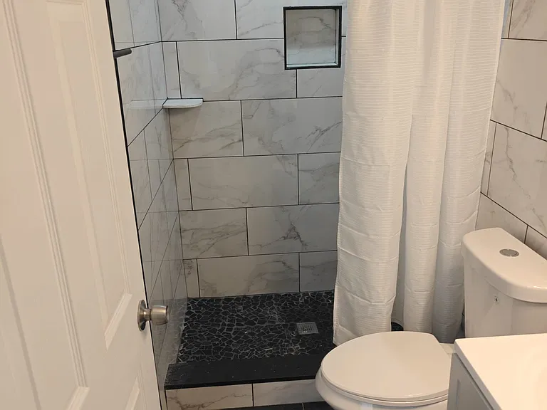 2208 Kensington Dr — Photo 36
