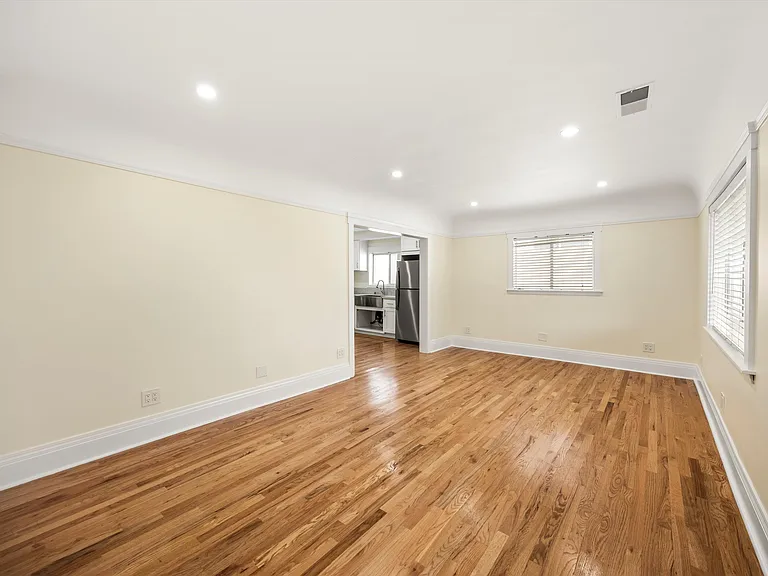 6190 Mesa Ave — Photo 11