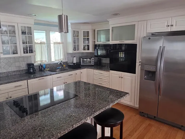 9 Arrowhead Dr #1 — Photo 3