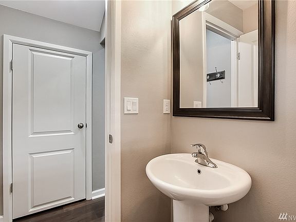 3rd image of 8831 Jayden Ln NE