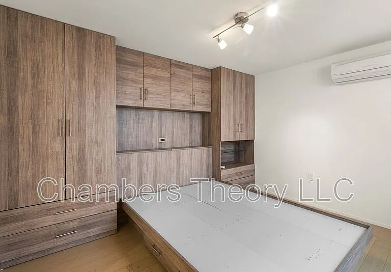 2422 17th St NW #104 — Photo 13