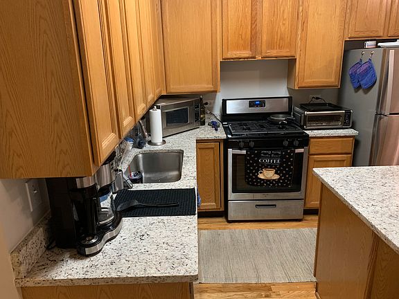 3rd image of 1459 N Milwaukee Ave APT 2D