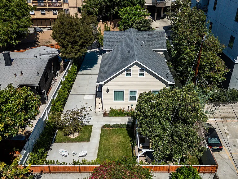 7142 Marshfield Way — Photo 33
