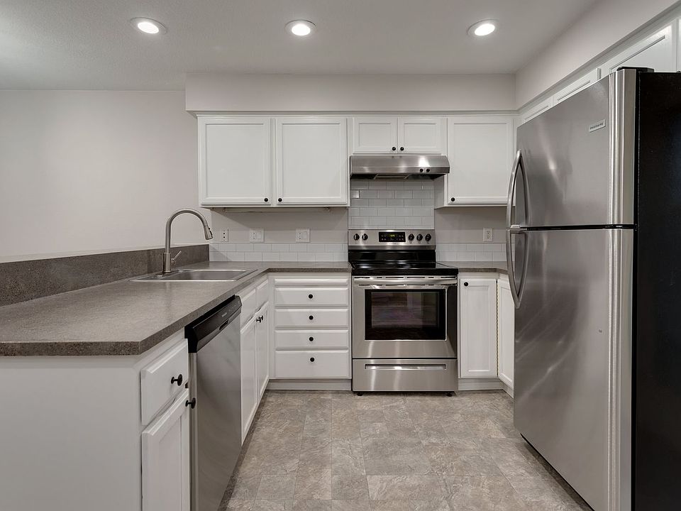 1st image of 5286-5290 SW 174th Ter