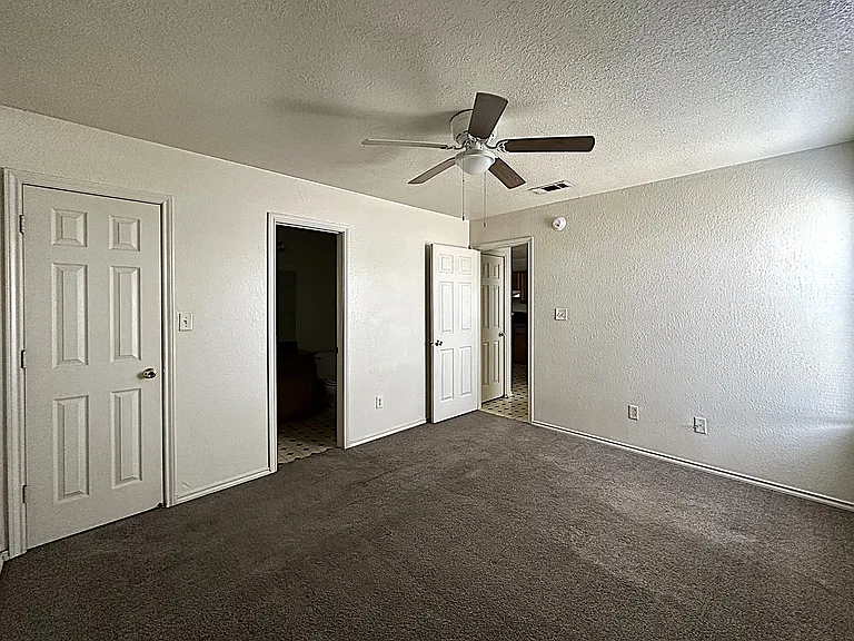 2801 Cantabrian Dr #D — Photo 7