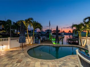 16106 6th St E, Redington Beach, FL 33708