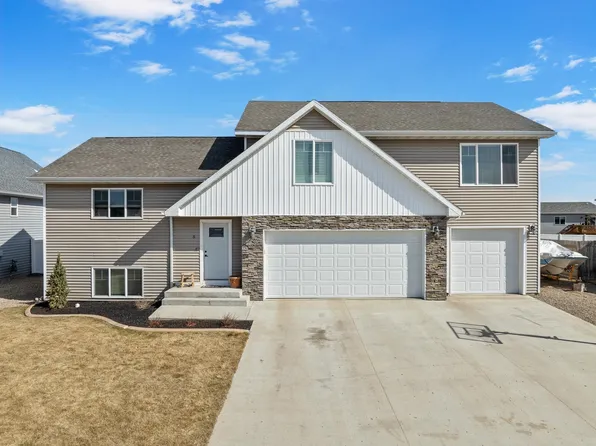 5 Olive Tree Cir NE, Minot, ND 58703