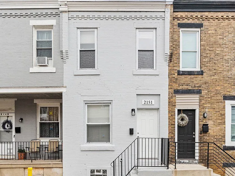 2151 E Stella St — Photo 36