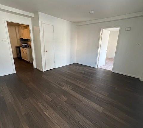 5th image of 100 E 6th St #1
