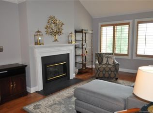 12 Madison Ln UNIT 12, Avon, CT 06001