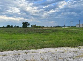 1 Yager Dr, Monroe City, MO 63456