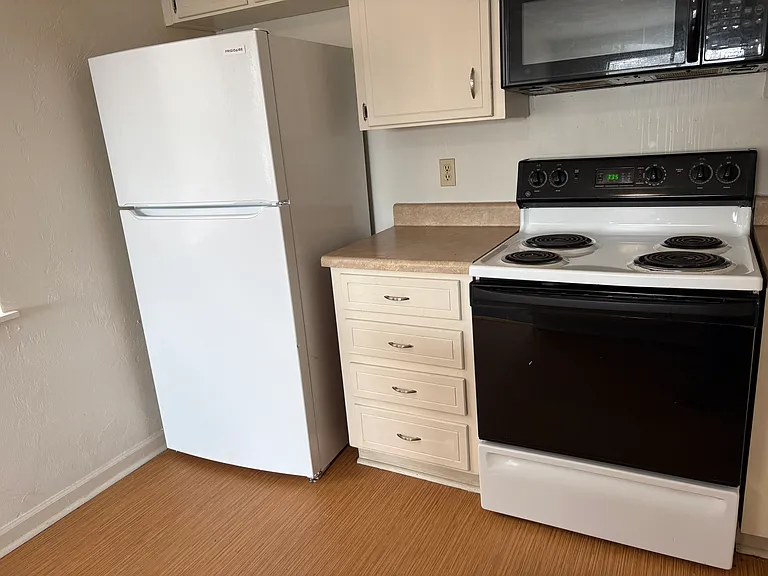 301 Dixie Dr #E2 — Photo 15