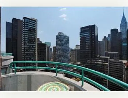 Sold by Nest Seekers International | media 8