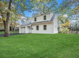32 Godfrey Ave, Bayville, NY 11709