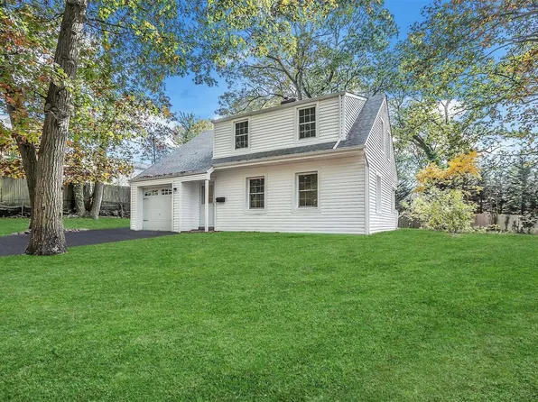 32 Godfrey Avenue, Bayville, NY 11709