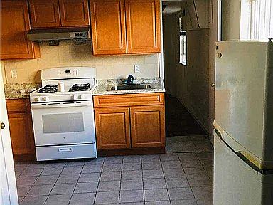 5th image of 22215 37th Ave