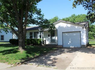 1125 N Oklahoma Ave, Claremore, OK 74017