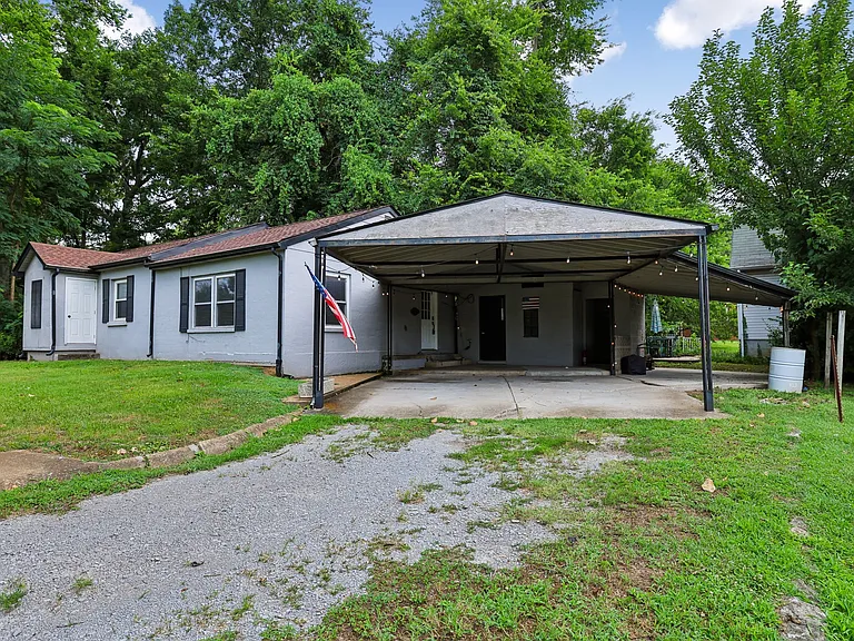 810 Velma Ln — Photo 3