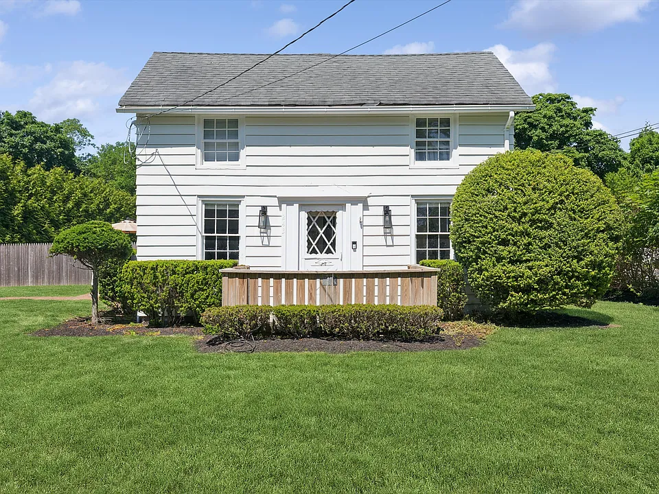 243 Sunset Ave