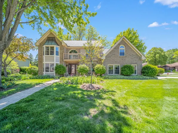 323 Ford Ln, Bartlett, IL 60103