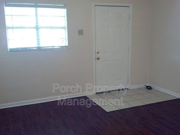 4th image of 415 W Romana St