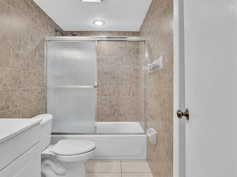 210 NW 87th Ave #L206 — Photo 39