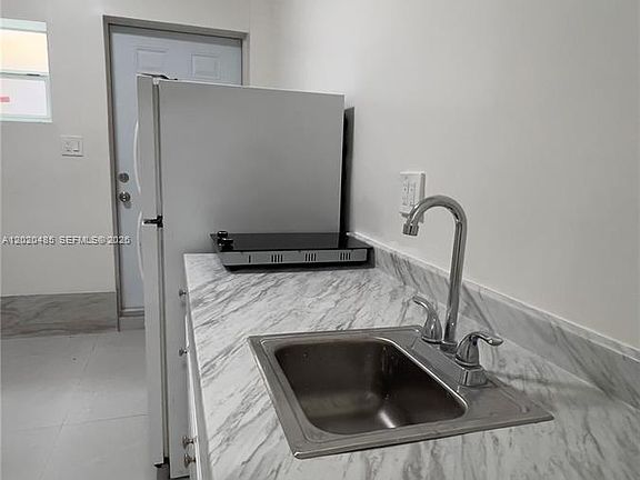 3rd image of 1845 Bay Rd #1