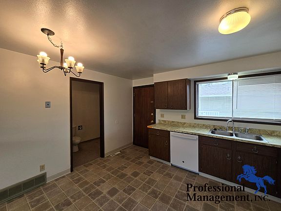 4th image of 1510 Yellowstone Ave APT 4