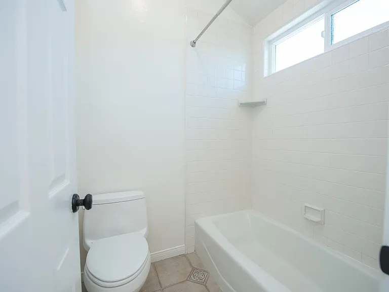 2406 La Mesa Ct — Photo 33