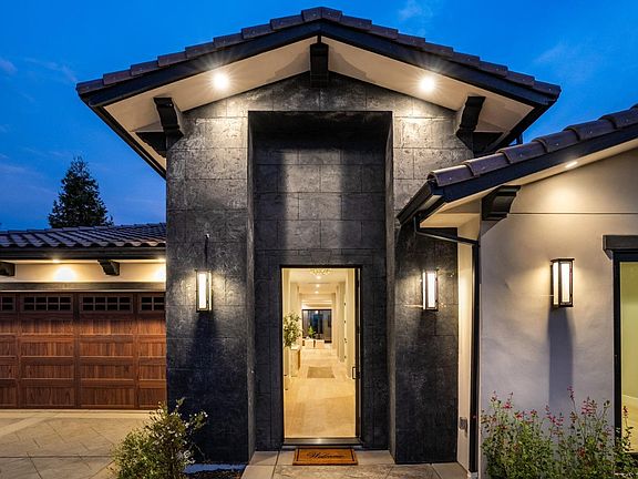 3rd image of 3624 Incantare Court