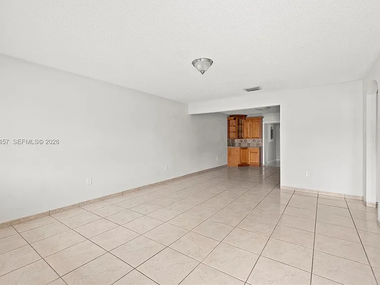 1800 SW 97th Ave #A — Photo 4