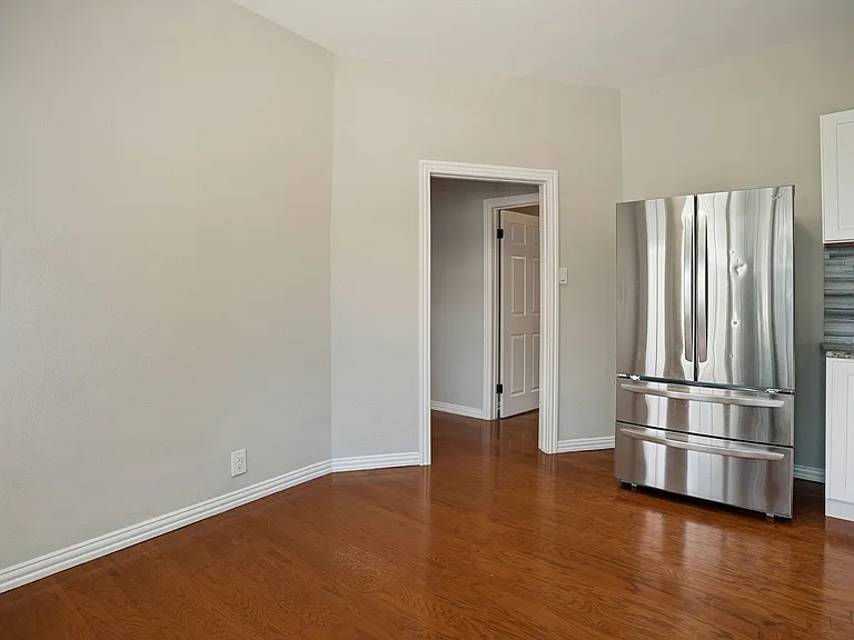 2219 N Flores St — Photo 11
