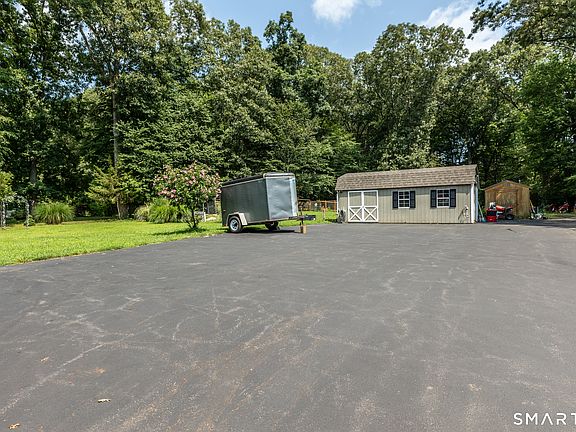 5th image of 59 Wawecus Hill Road