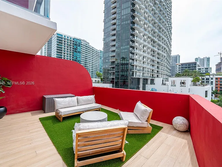 90 NE 32nd 601 Miami #601 — Photo 2