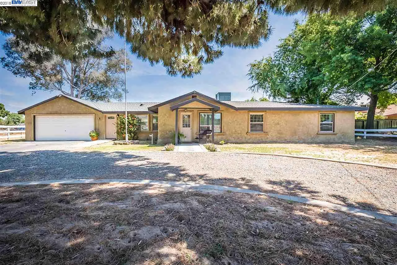 5638 W Fleming Rd photo 1